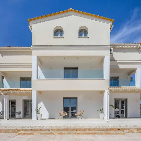 Vila Elegio Kávos