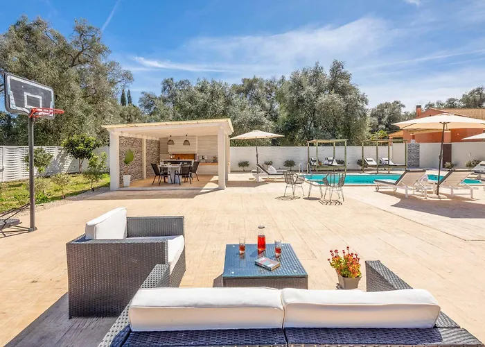 Elegio Villa *