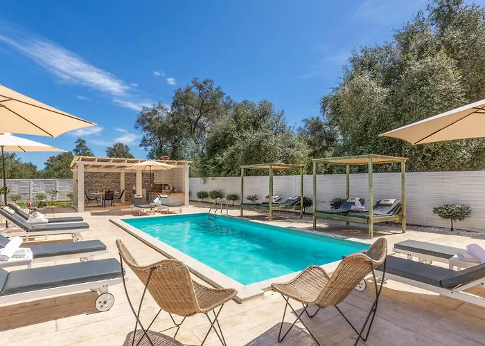 Elegio Villa *